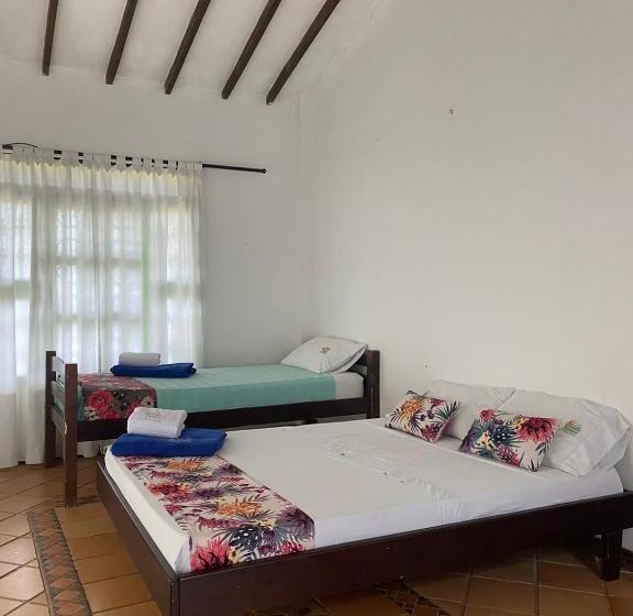 带花园景观和一个卧室的别墅, Villa Juana