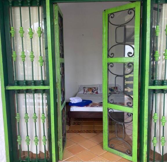 带花园景观和一个卧室的别墅, Villa Juana