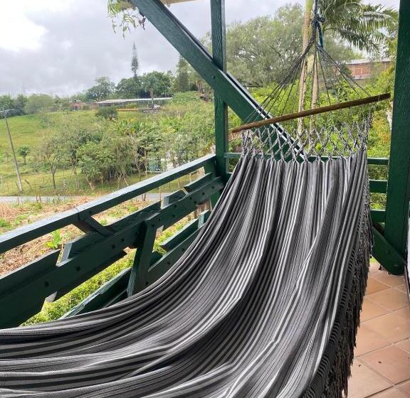 带花园景观和一个卧室的别墅, Villa Juana