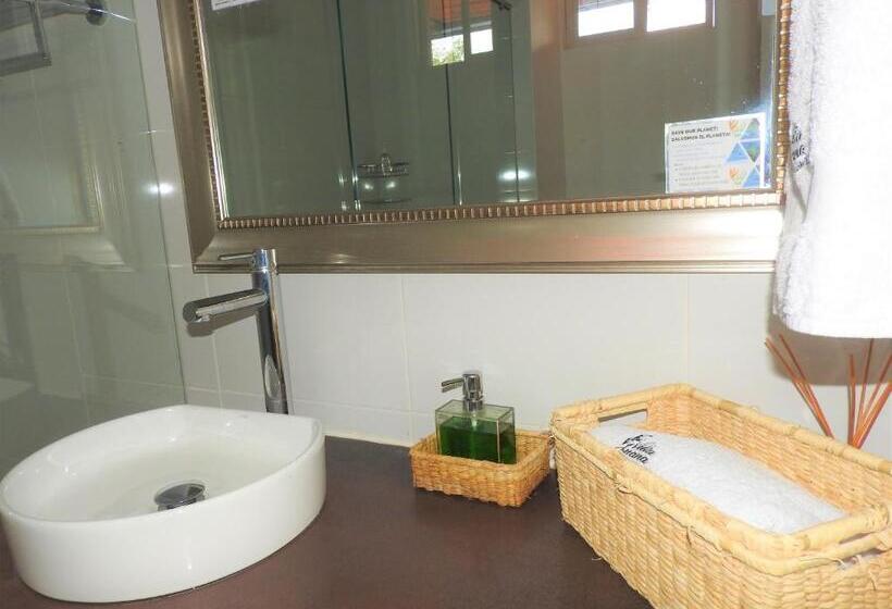 اتاق لوکس خانوادگی, Villa Juana