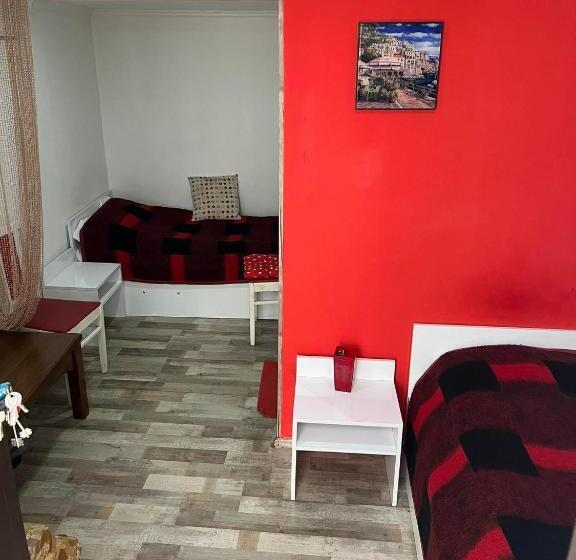 اتاق اکونومی, Apartments Lezzet