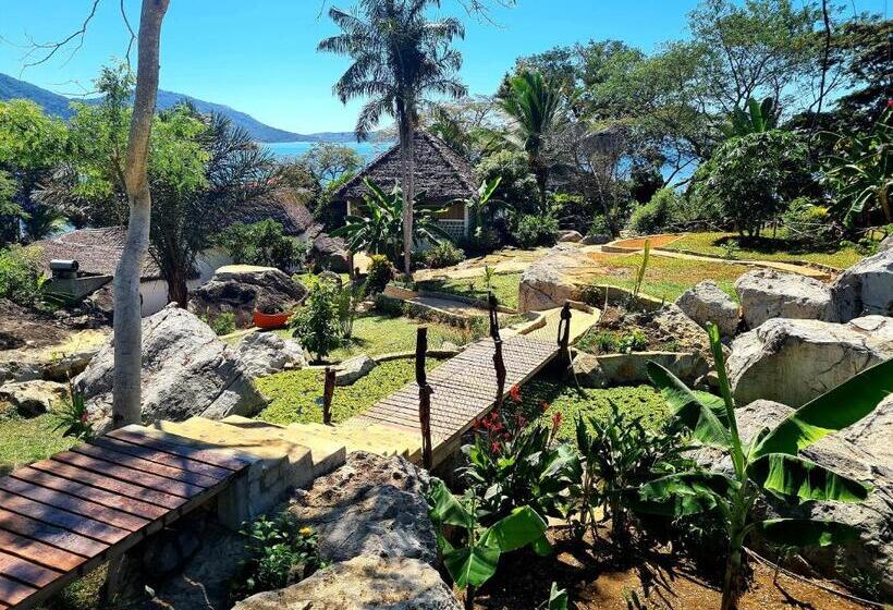 بانگلوی لوکس, Coconut Lodge