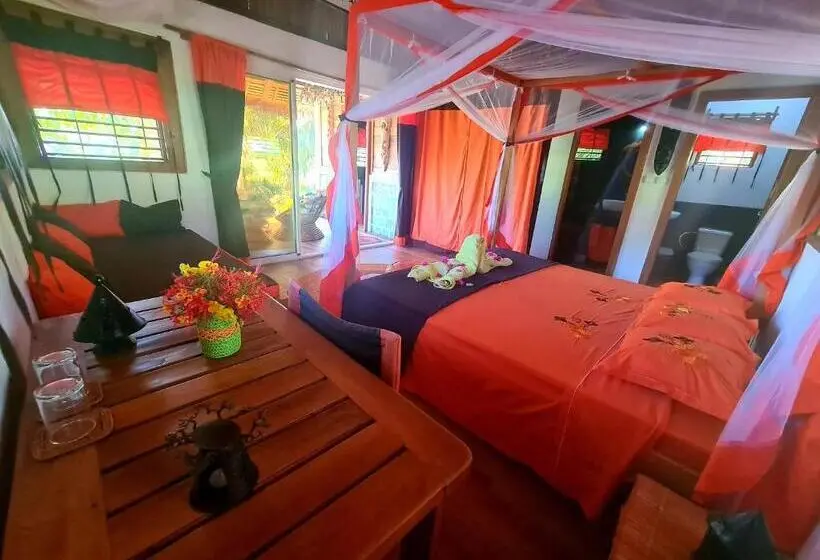 بانگلوی استاندارد با چشم‌انداز دریا, Coconut Lodge