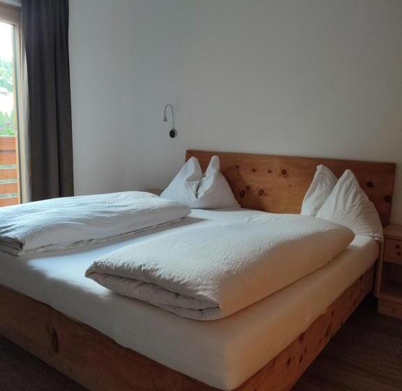 اتاق استاندارد سه تخته با بالکن, Apartments B&b Pretermo