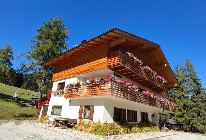 اتاق استاندارد سه تخته با بالکن, Apartments B&b Pretermo