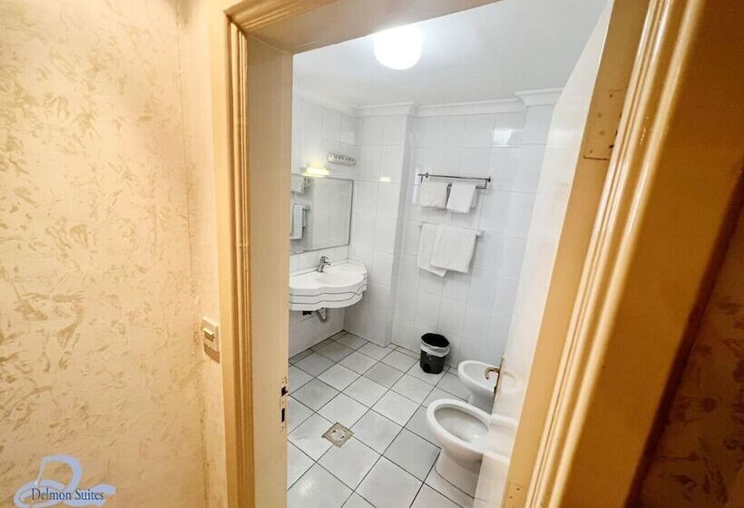 استودیوی استاندارد, Delmon Suites