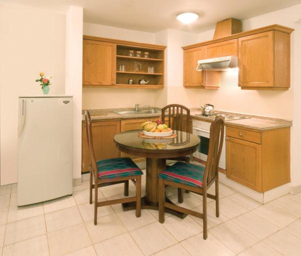 سوییت, Delmon Suites