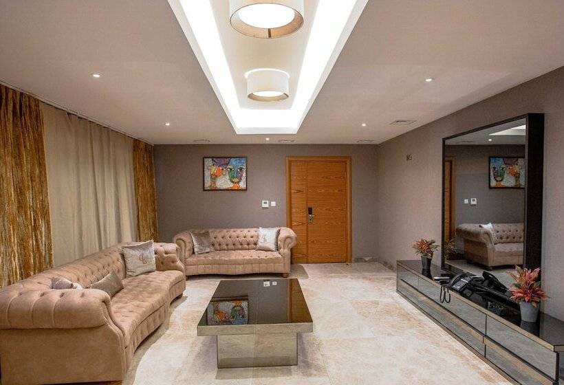 سوئیت پرزیدنت, Charleson Luxury