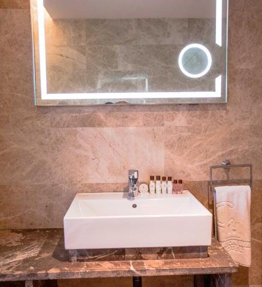 غرفة ديلوكس سرير كينج, Charleson Luxury