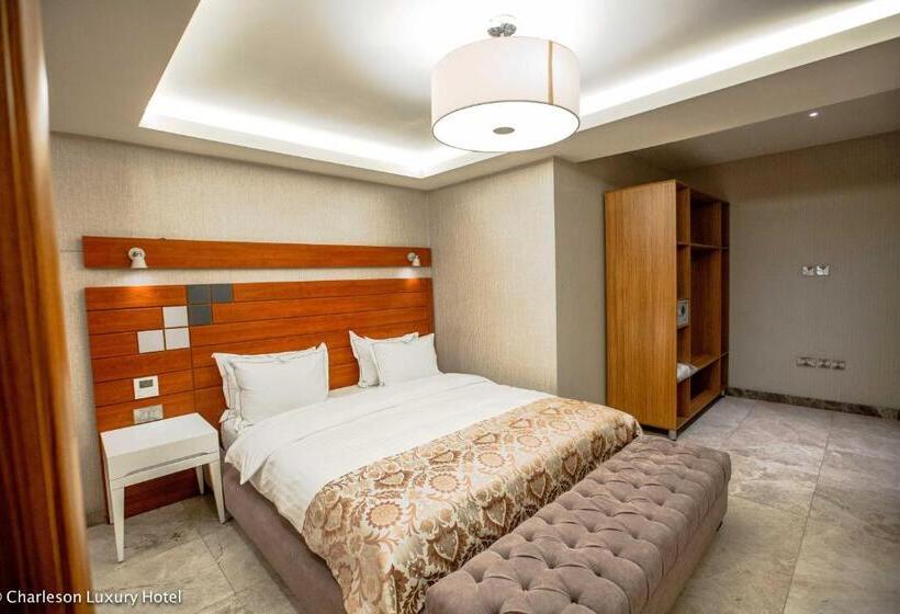 جناح سوبيريور, Charleson Luxury