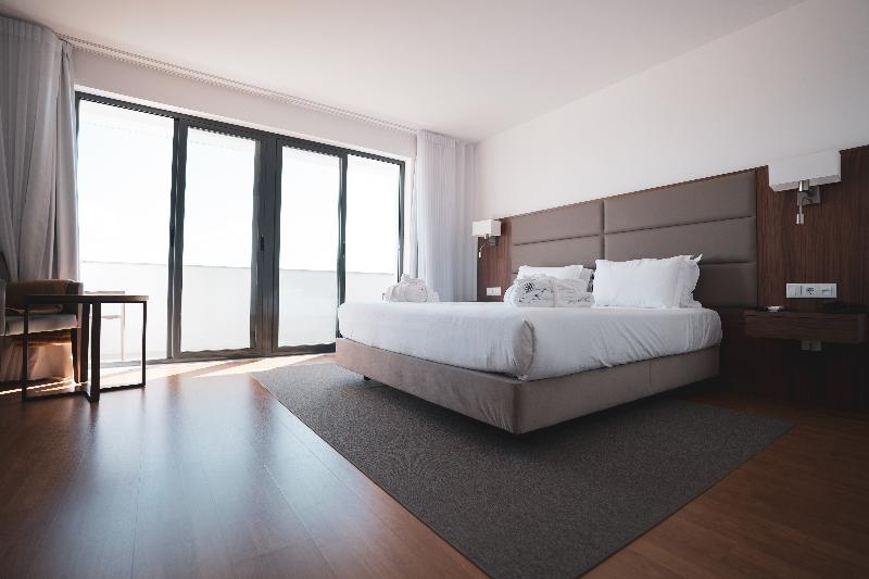 جناح جونيور, Freixo Douro Superior