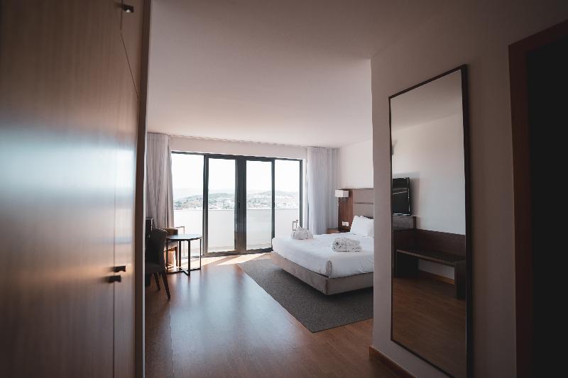 جناح جونيور, Freixo Douro Superior