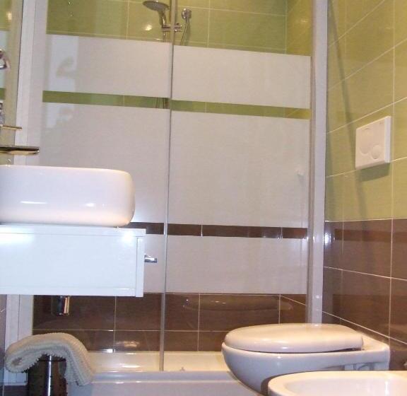 标准间, L'incontro