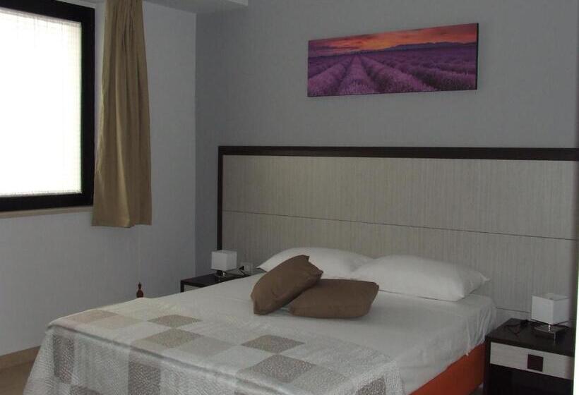 标准间, L'incontro