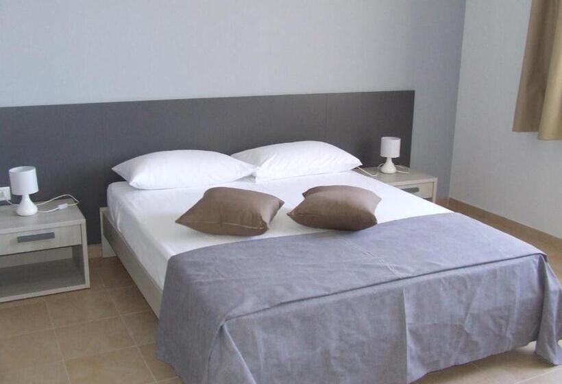 标准间, L'incontro