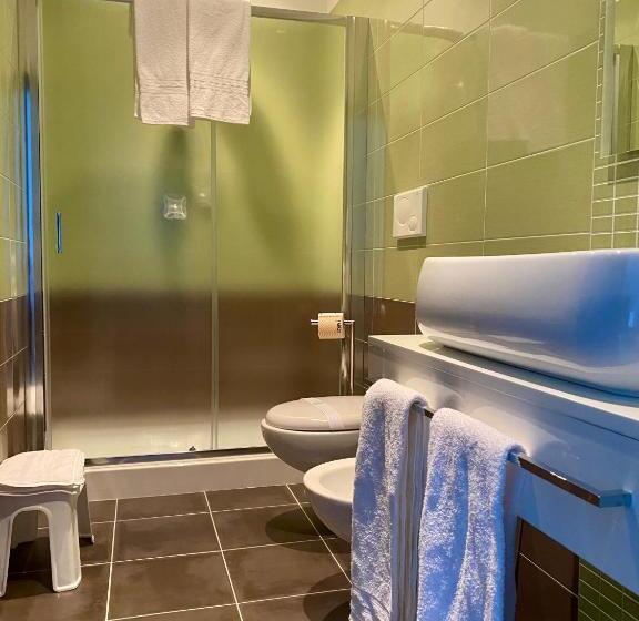 标准间, L'incontro