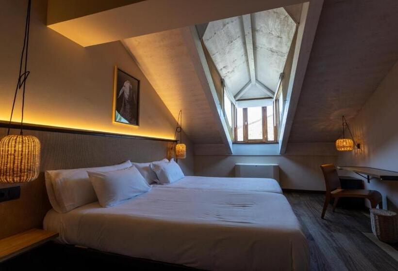 غرفة ديلوكس, No Mad Green