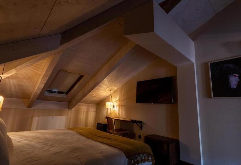 جناح سرير كينج, No Mad Green