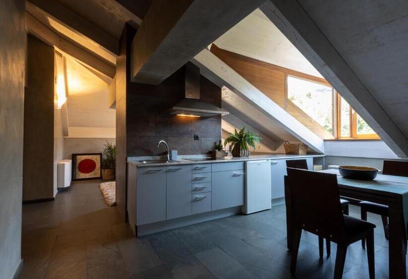 شقة غرفتين, No Mad Green