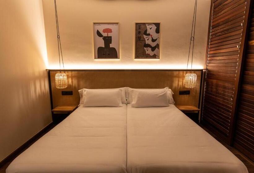 غرفة أساسية, No Mad Green