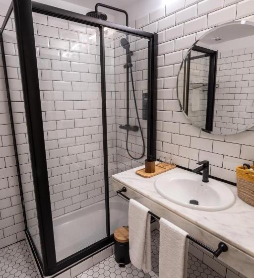 غرفة سوبيريور, No Mad Green