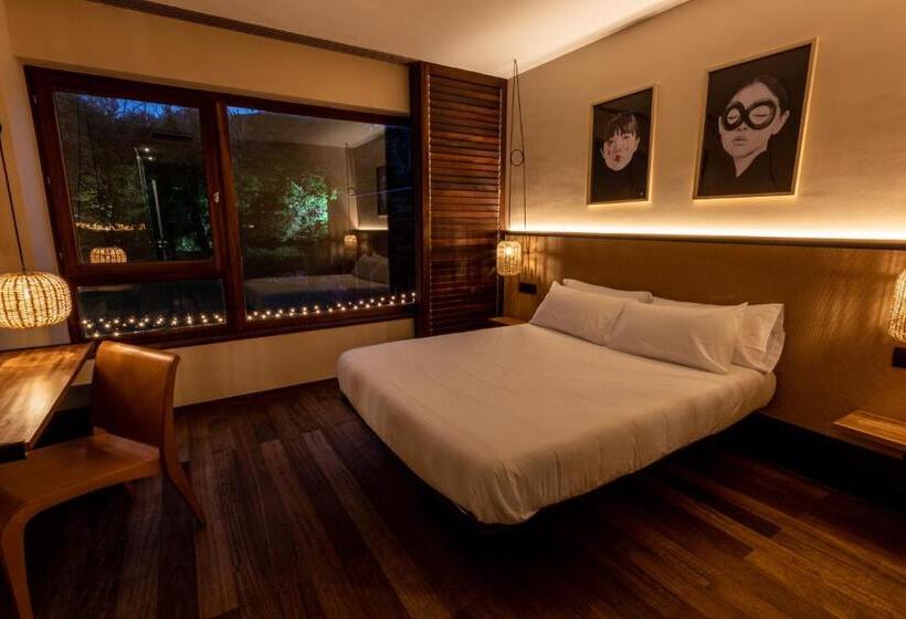 غرفة سوبيريور, No Mad Green