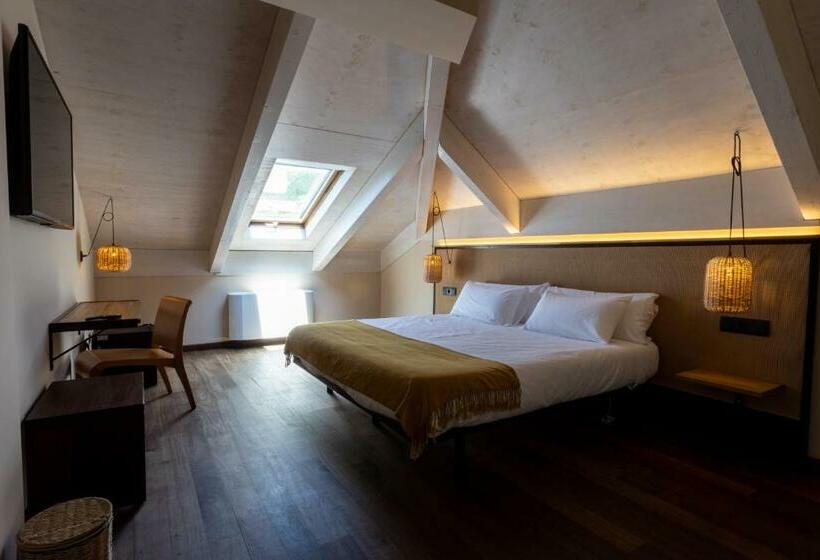 شقة غرفتين, No Mad Green