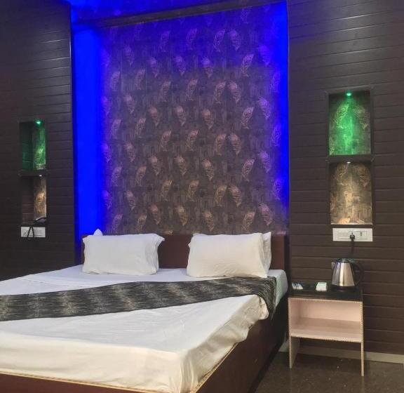 جناح ديلوكس سرير كينج, Shresth