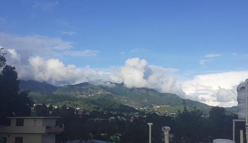 جناح ديلوكس سرير كينج, Shresth