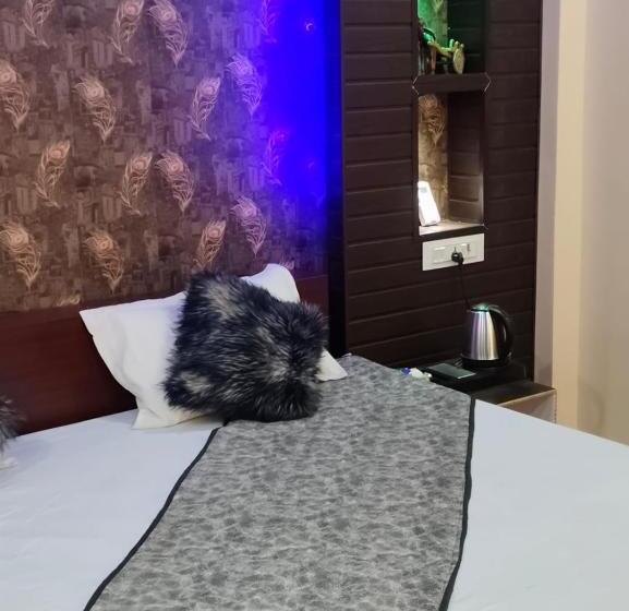 带大床的复式套间, Shresth