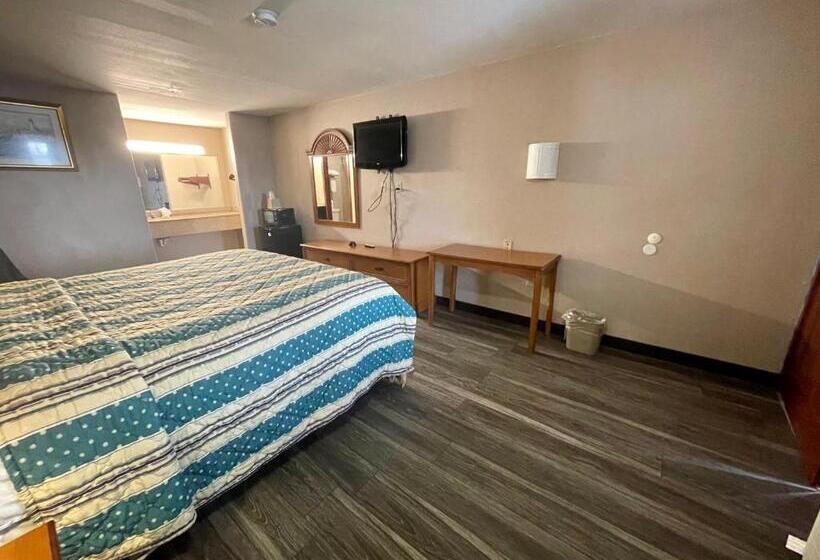 غرفة قياسية سرير كينج, Airport Inn & Suites