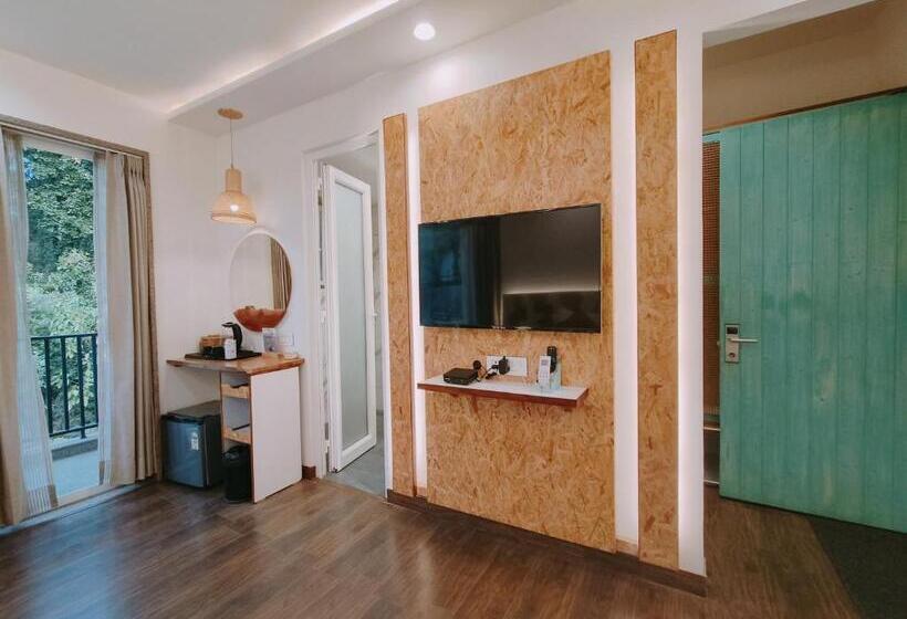 חדר לארבעה סטנדרטי עם נוף לגינה, Ataraxia Crestmont Resorts & Spa