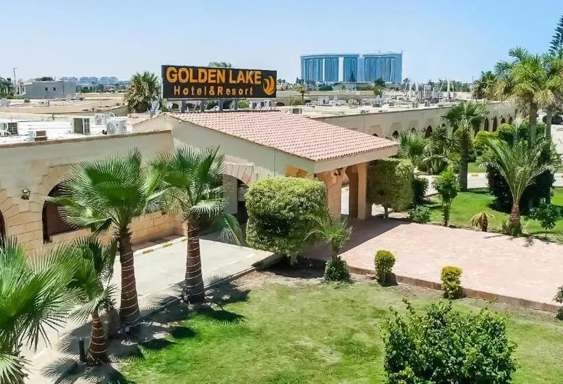 سوئیت جونیور با چشم‌انداز باغ, Golden Lake Marina