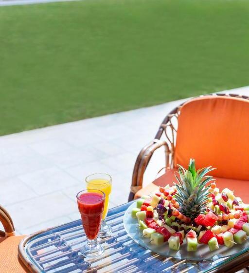 Suite with lake view, Golden Lake Marina