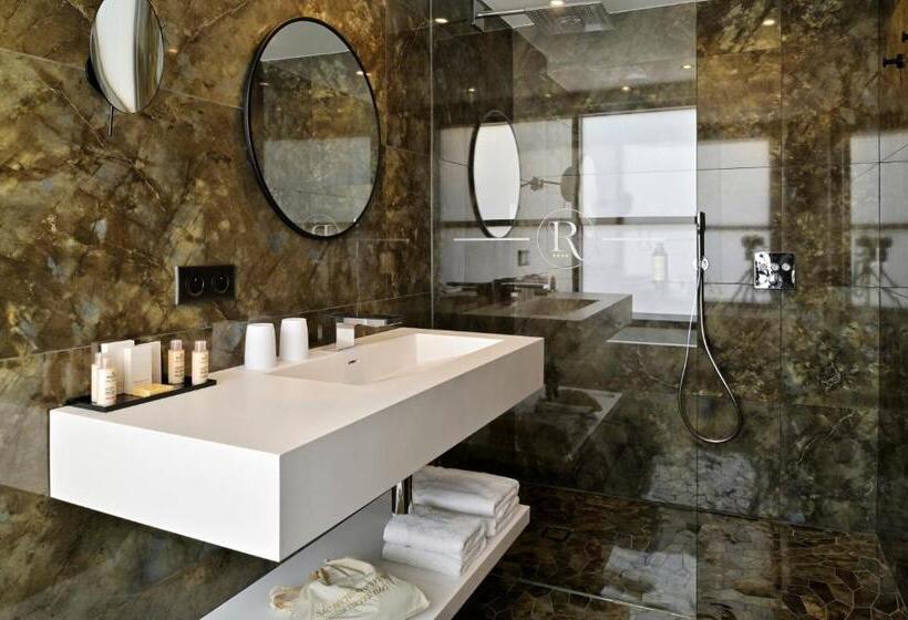 Полулюкс Одноместный с Террасой, Hôtel & Spa Rocabella