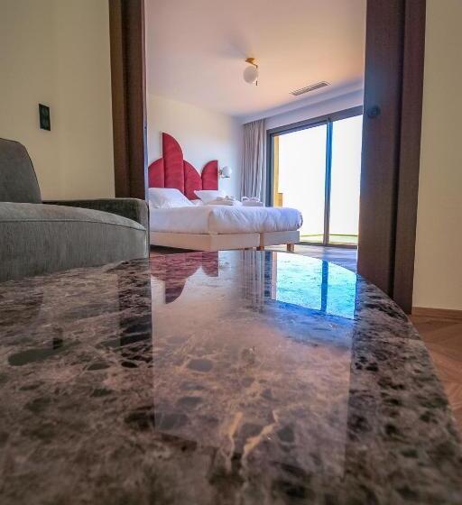 סוויטה עם ג'קוזי, Hôtel & Spa Rocabella