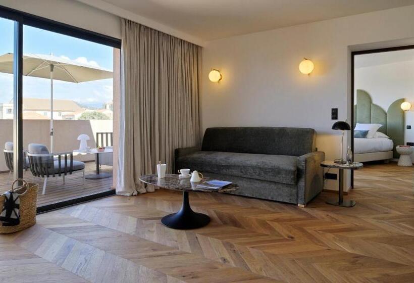 סוויטה עם ג'קוזי, Hôtel & Spa Rocabella