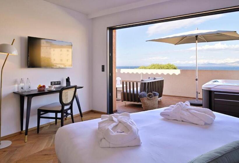 Люкс с гидромассажем, Hôtel & Spa Rocabella