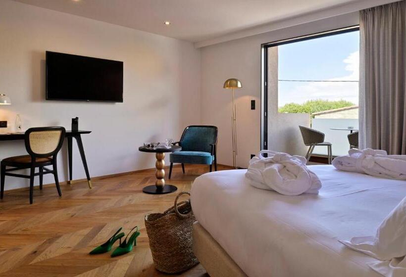 Comfort room with terrace, Hôtel & Spa Rocabella