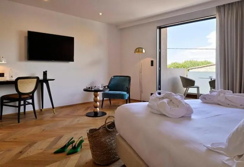 Comfort room with terrace, Hôtel & Spa Rocabella