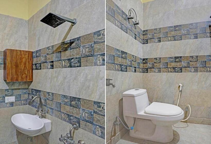 Трехместный Номер Классика, Oyo 81121 Stay 130