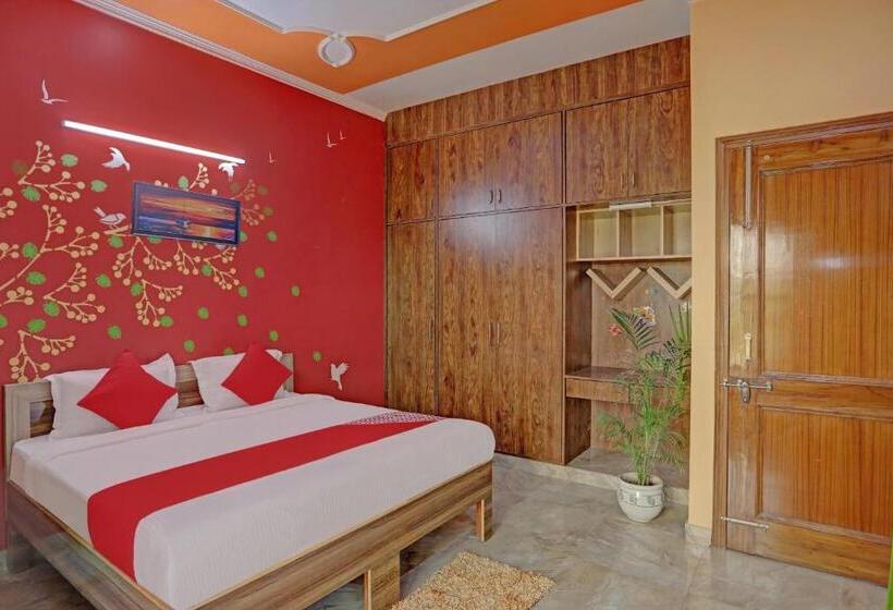 Трехместный Номер Классика, Oyo 81121 Stay 130