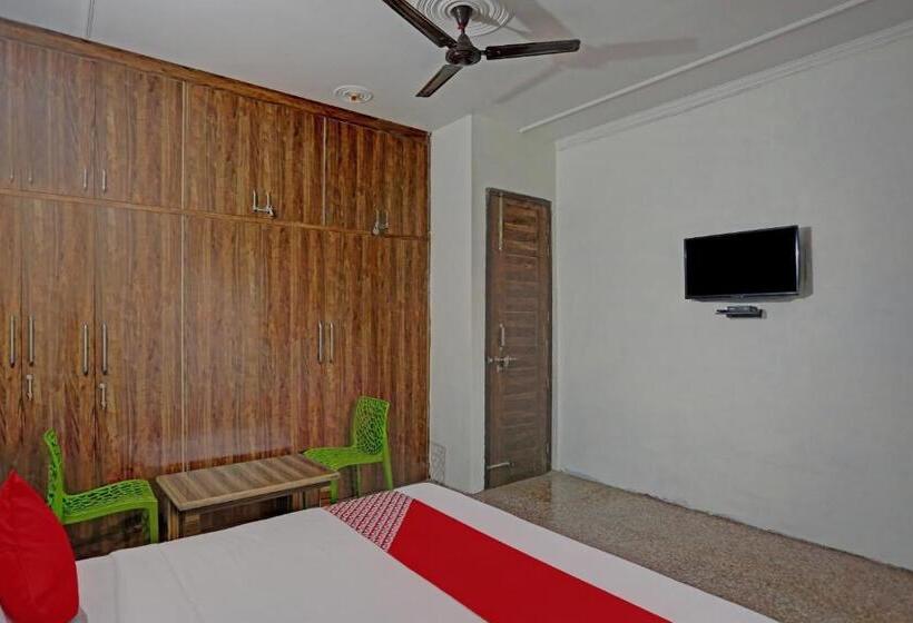 Трехместный Номер Классика, Oyo 81121 Stay 130