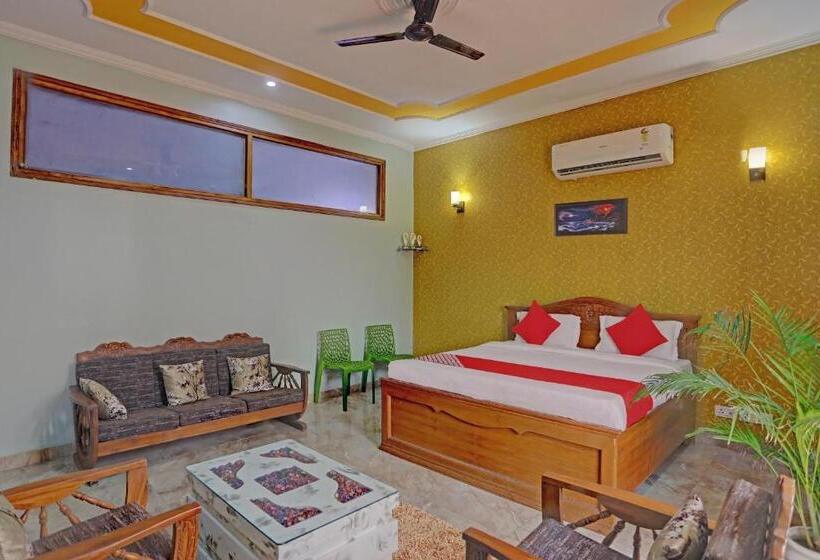 Трехместный Номер Классика, Oyo 81121 Stay 130