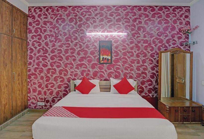 Трехместный Номер Классика, Oyo 81121 Stay 130