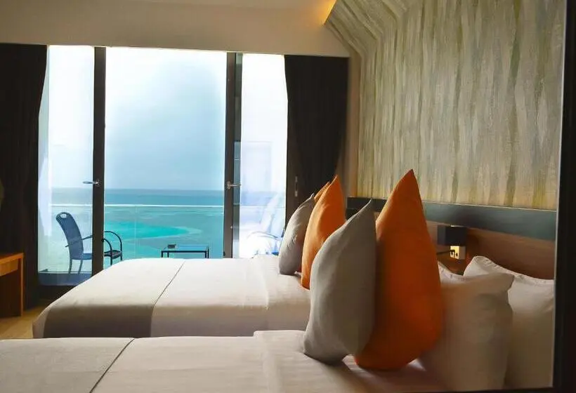 オーシャンビューのデラックストリプルルーム, Triton Prestige Seaview And Spa