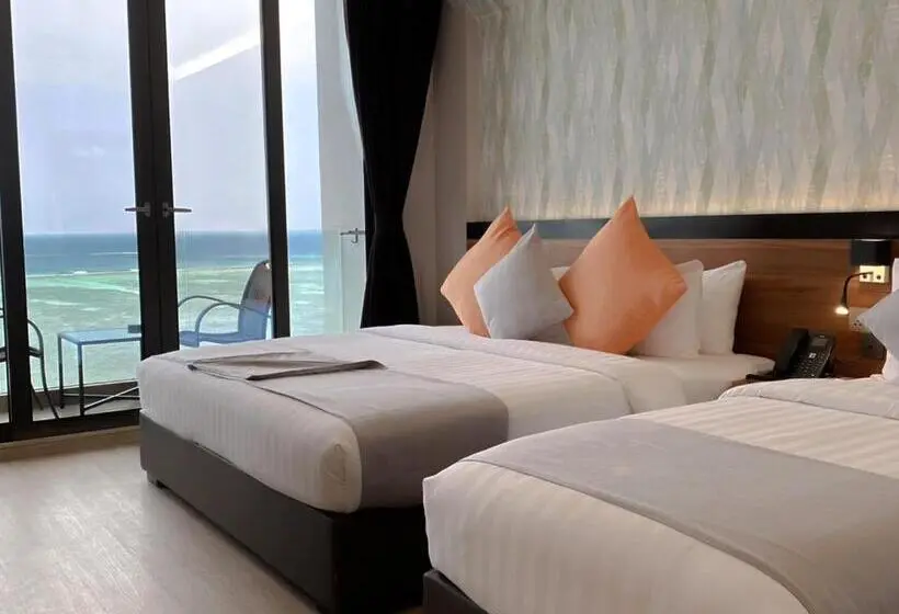 オーシャンビューのデラックストリプルルーム, Triton Prestige Seaview And Spa