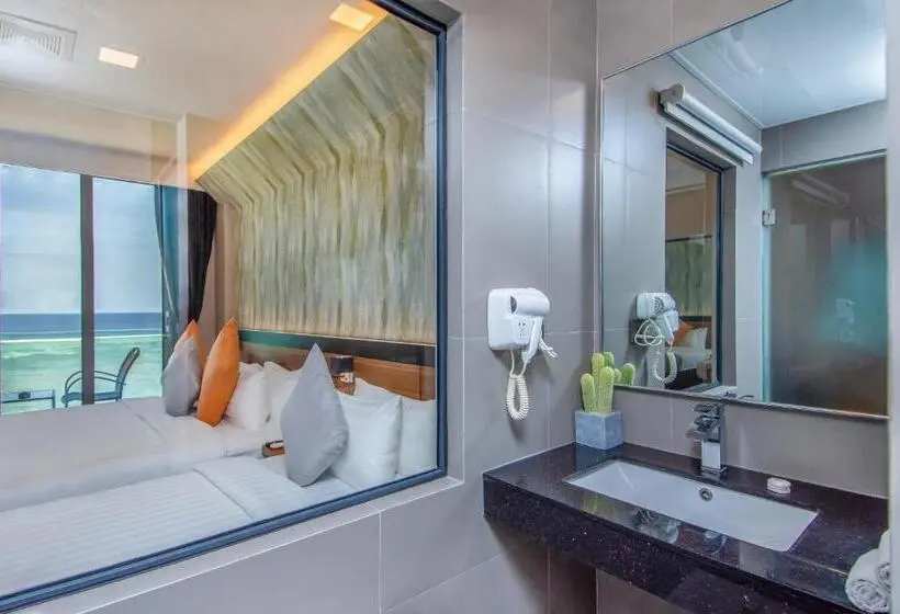 オーシャンビューのデラックストリプルルーム, Triton Prestige Seaview And Spa