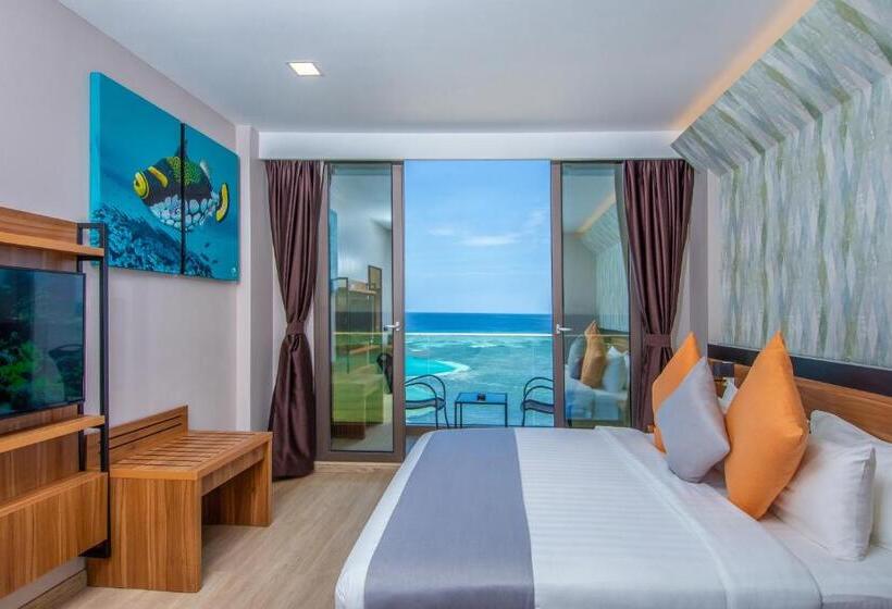 اتاق سه نفره دلوکس با چشمانداز دریا, Triton Prestige Seaview And Spa