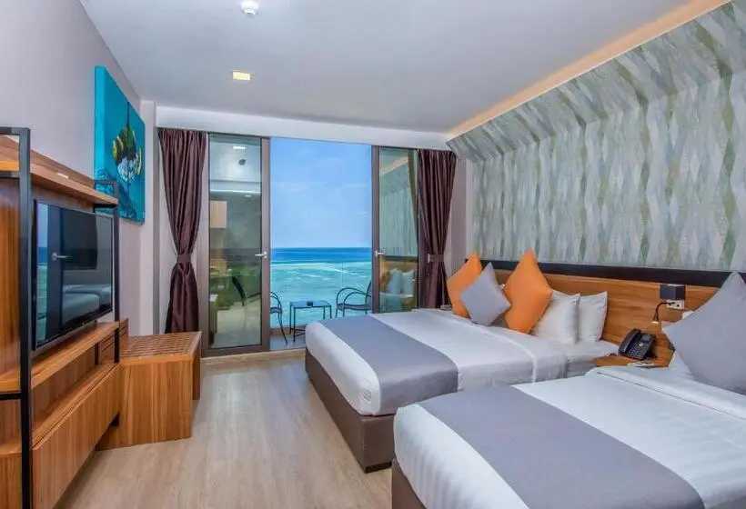 オーシャンビューのデラックストリプルルーム, Triton Prestige Seaview And Spa